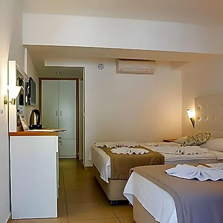Hotel Monta & 3*